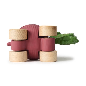 Voiture BETTY THE BEETROOT CAR Oli and Carol