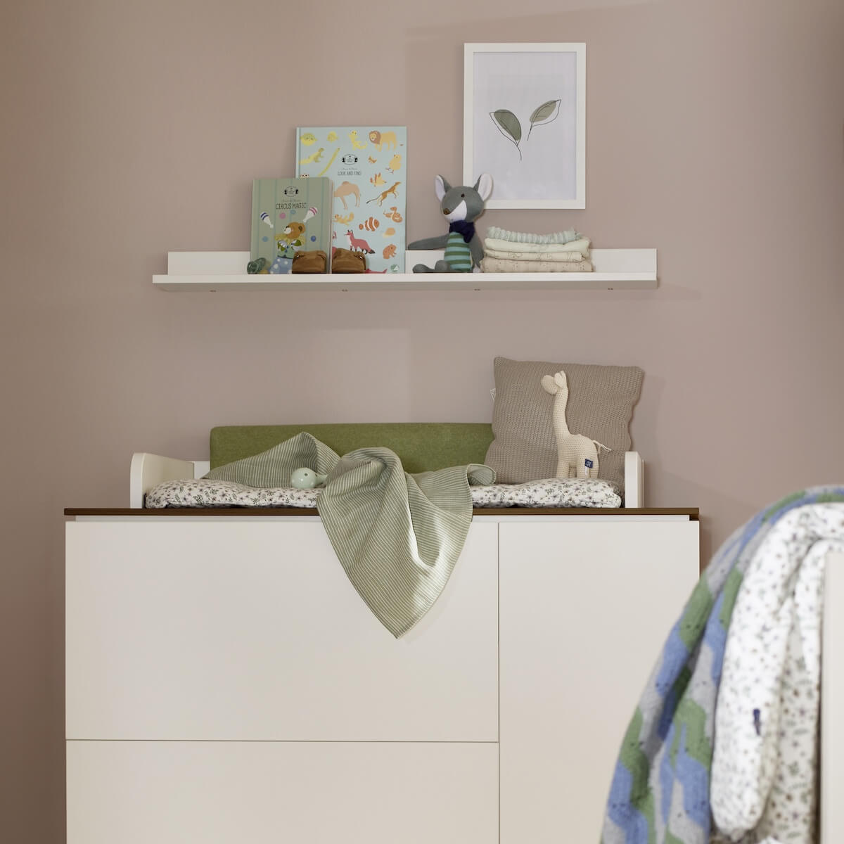 Wall shelf 94,7x7,6x19,6cm LOVELY ALIV Yuny by Paidi off-white