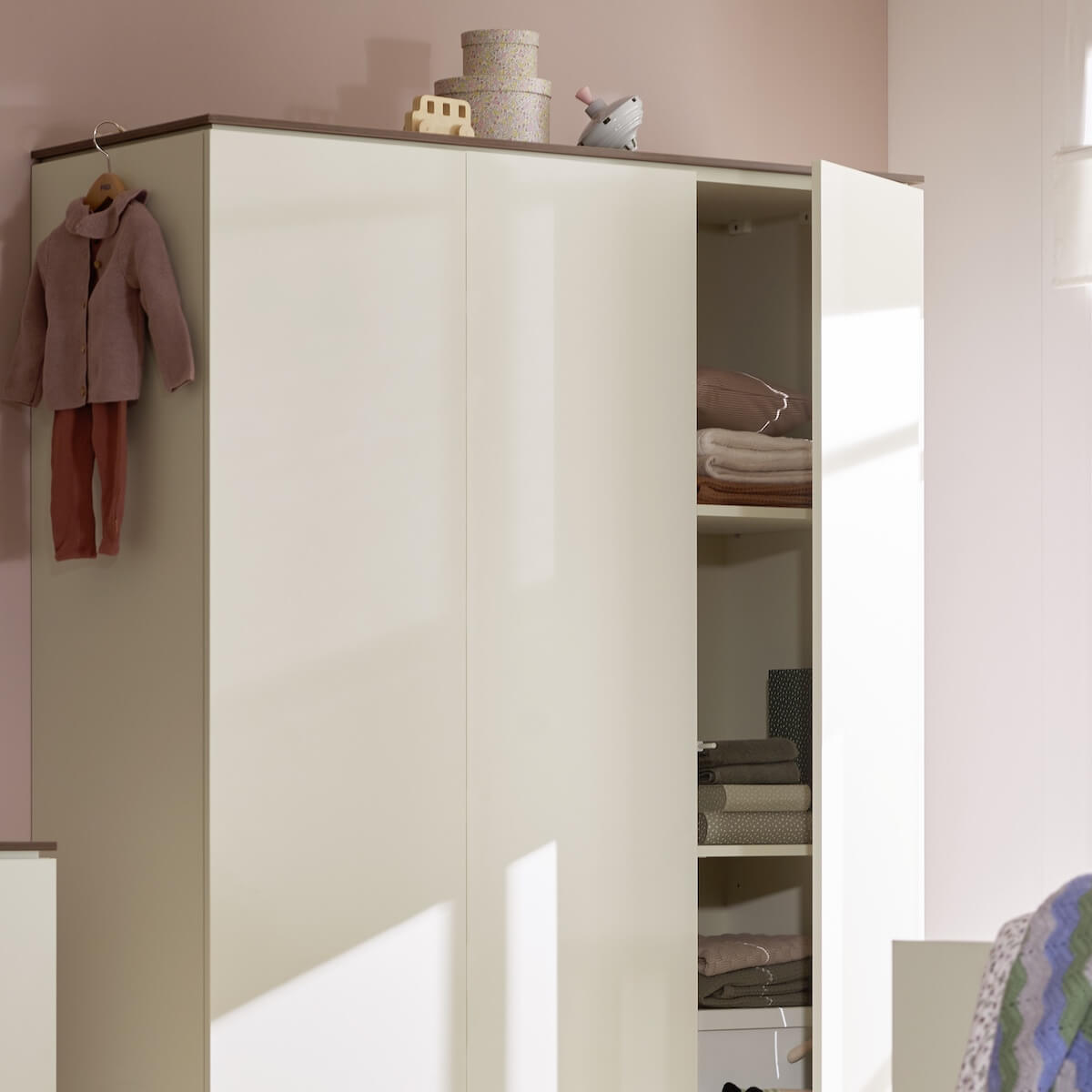 Wardrobe 3D 130,4x196,1x52,7cm LOVELY ALIV Yuny by Paidi off-white dark-walnut