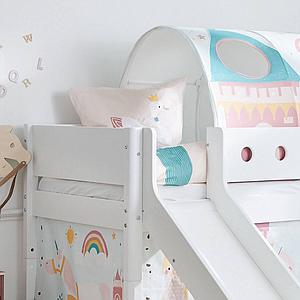 WHITE by Flexa Lit Classic mi-hauteur en MDF 90x200 cm avec échelle droite, toboggan, barrière de sécurité blanche et pieds blancs