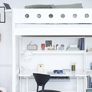 WHITE by Flexa Lit mezzanine en MDF 90x200 cm avec barrière de sécurité blanche et pieds blancs