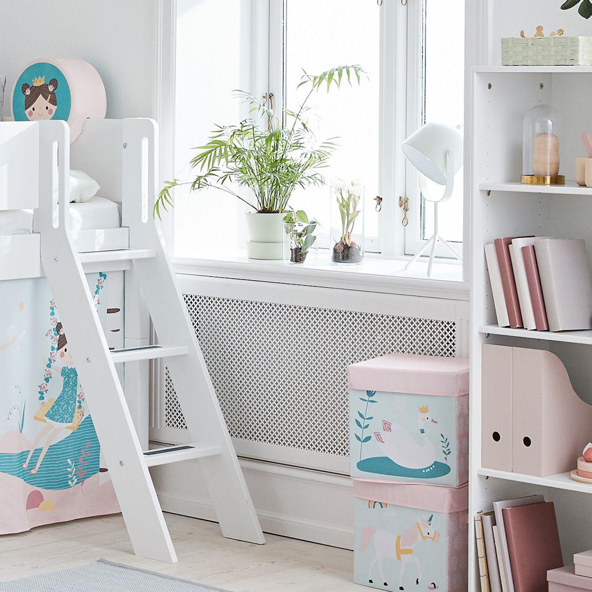 WHITE by Flexa Lit mi-hauteur en MDF 90x200 cm avec échelle inclinée, barrière de sécurité blanche et pieds blancs