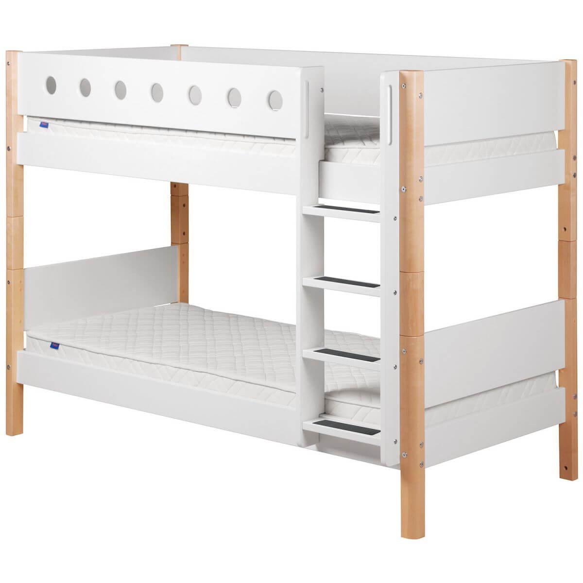 WHITE by Flexa Lits superposés en MDF 90x200 cm avec barrière de sécurité blanche et pieds en bouleau