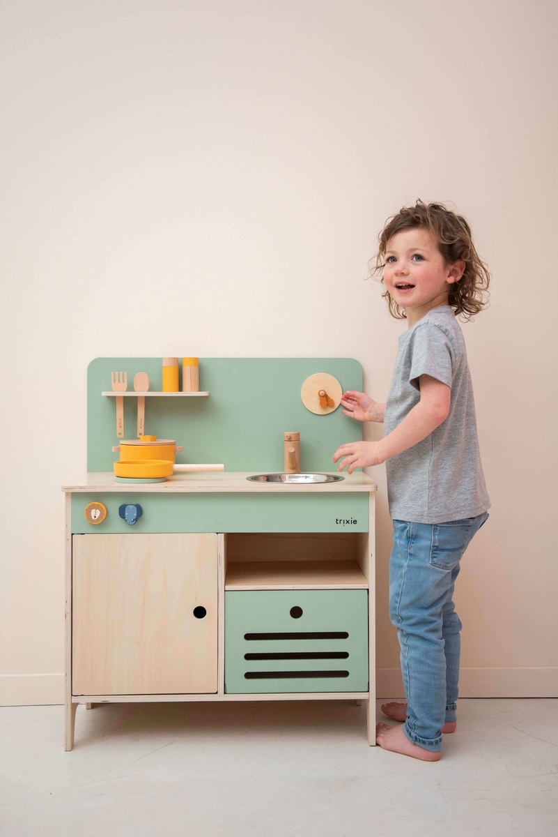 Wooden Kitchen Trixie